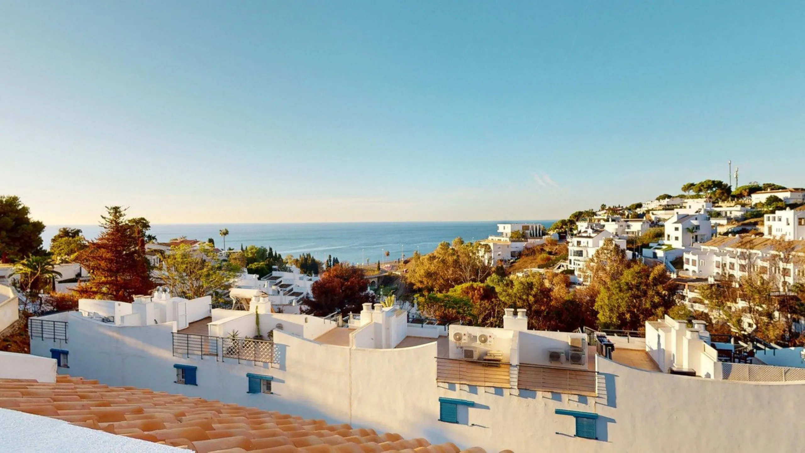 Large townhouse with sea views in Torremuelle, steps away from the British College