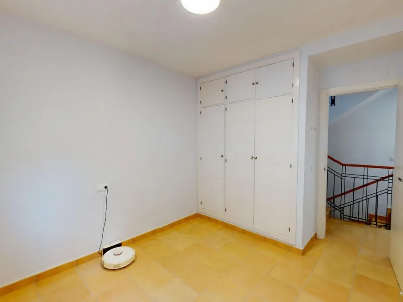 Large townhouse with sea views in Torremuelle, steps away from the British College