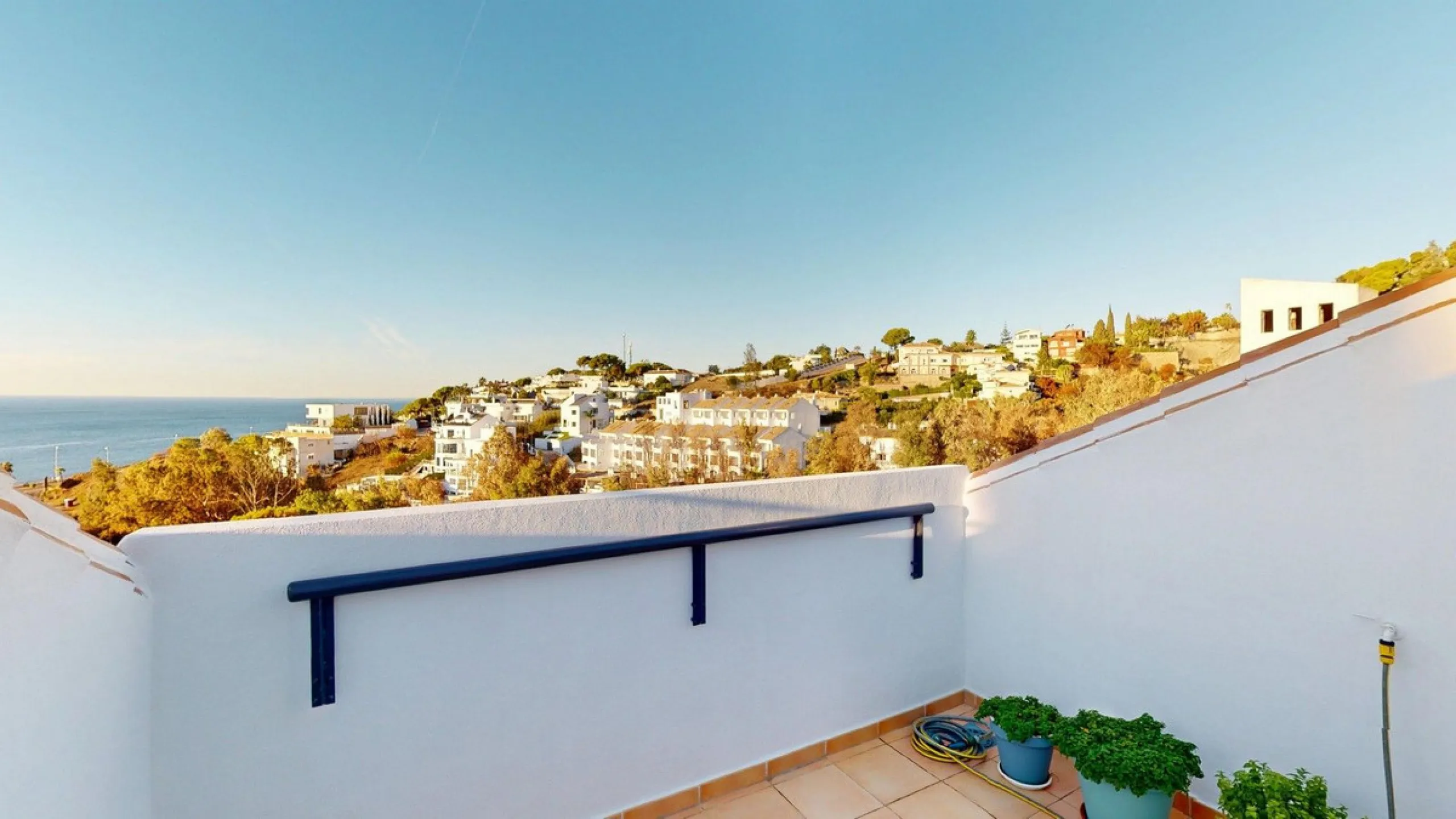 Large townhouse with sea views in Torremuelle, steps away from the British College