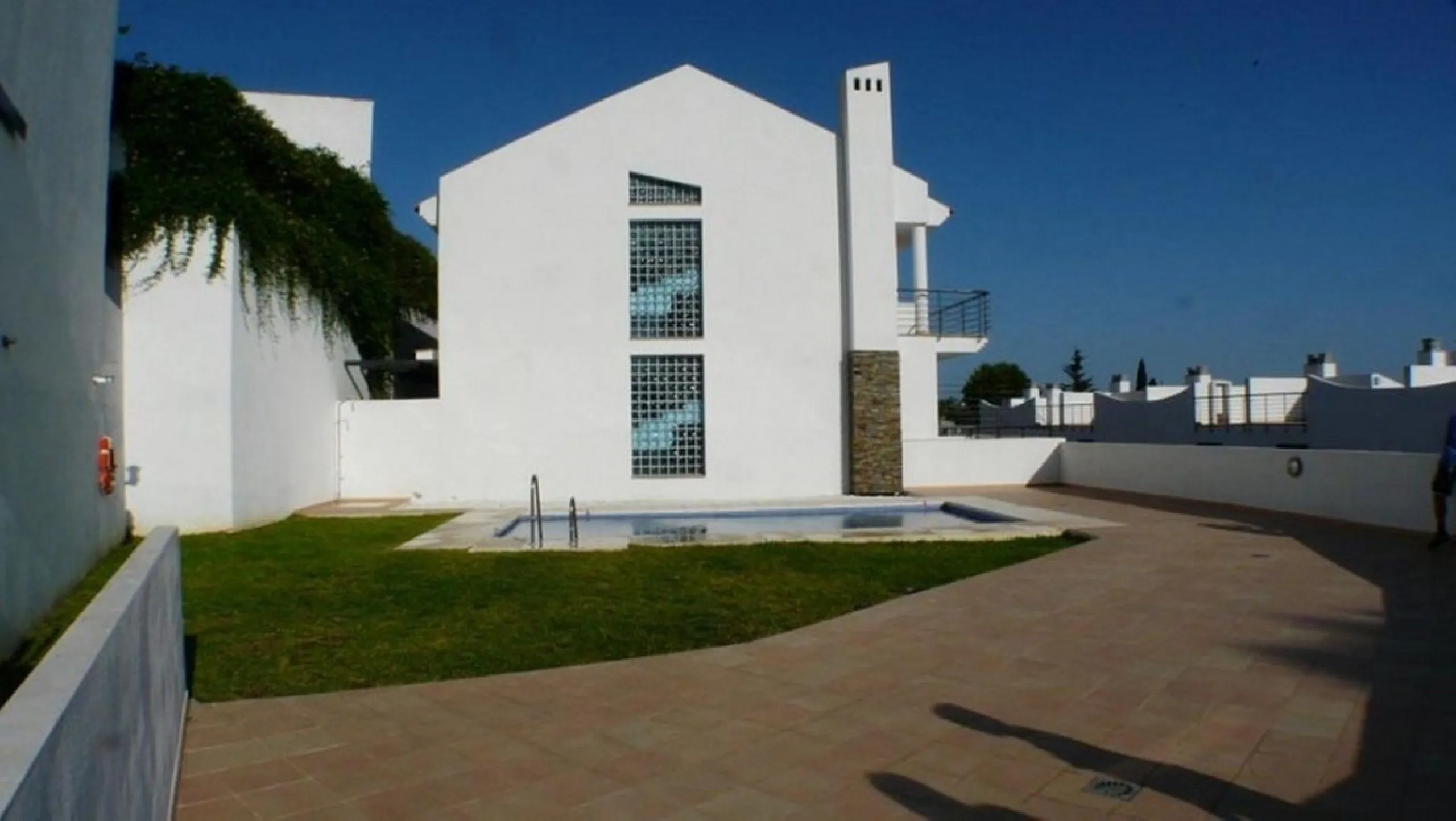 Large townhouse with sea views in Torremuelle, steps away from the British College