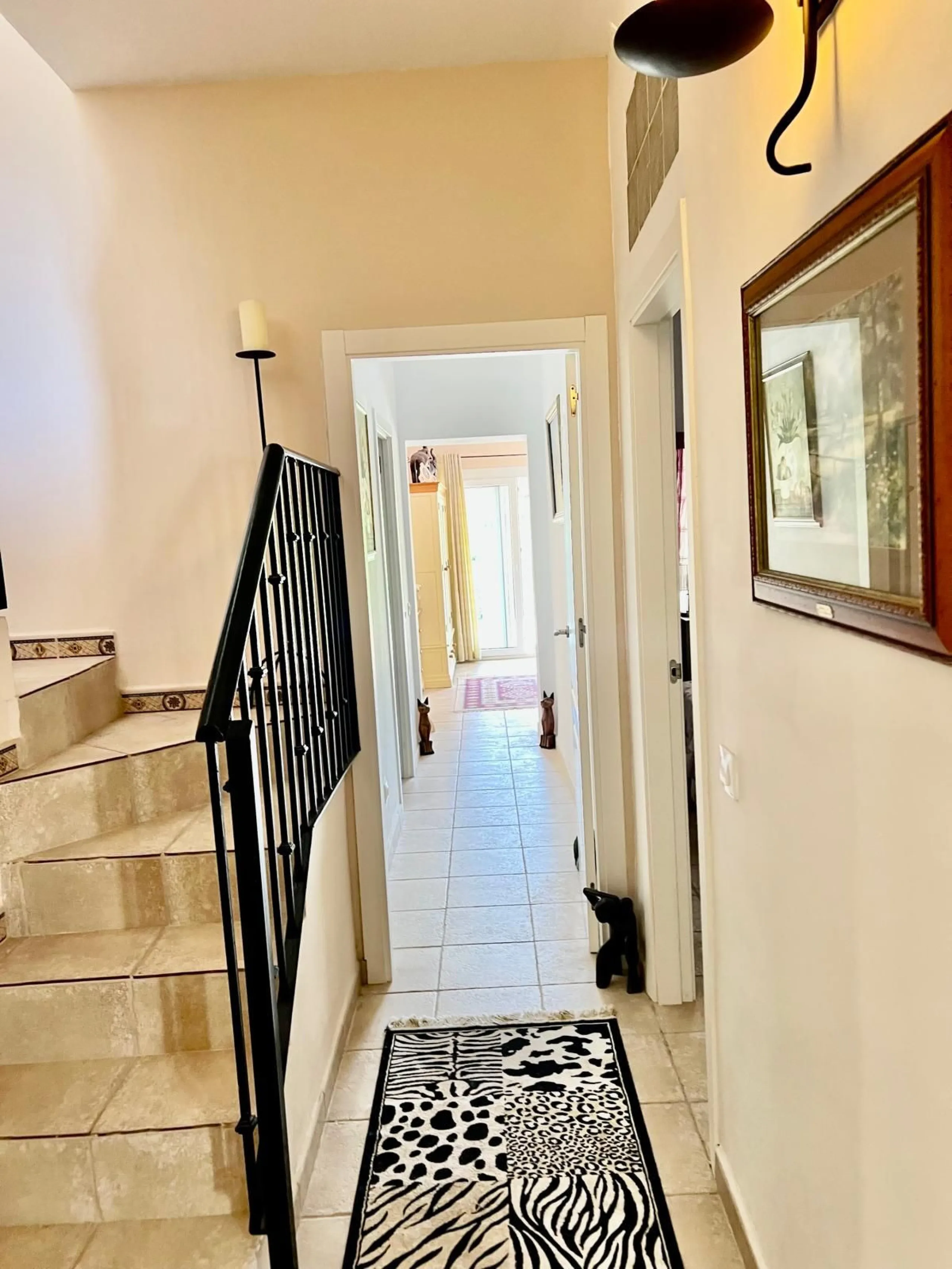 Charming 3-Bedroom Townhouse with Sea Views in Puerto Romano