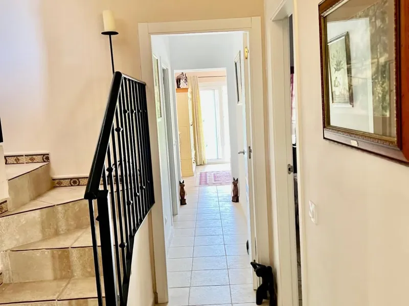Charming 3-Bedroom Townhouse with Sea Views in Puerto Romano