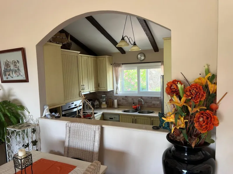 Charming 3-Bedroom Townhouse with Sea Views in Puerto Romano