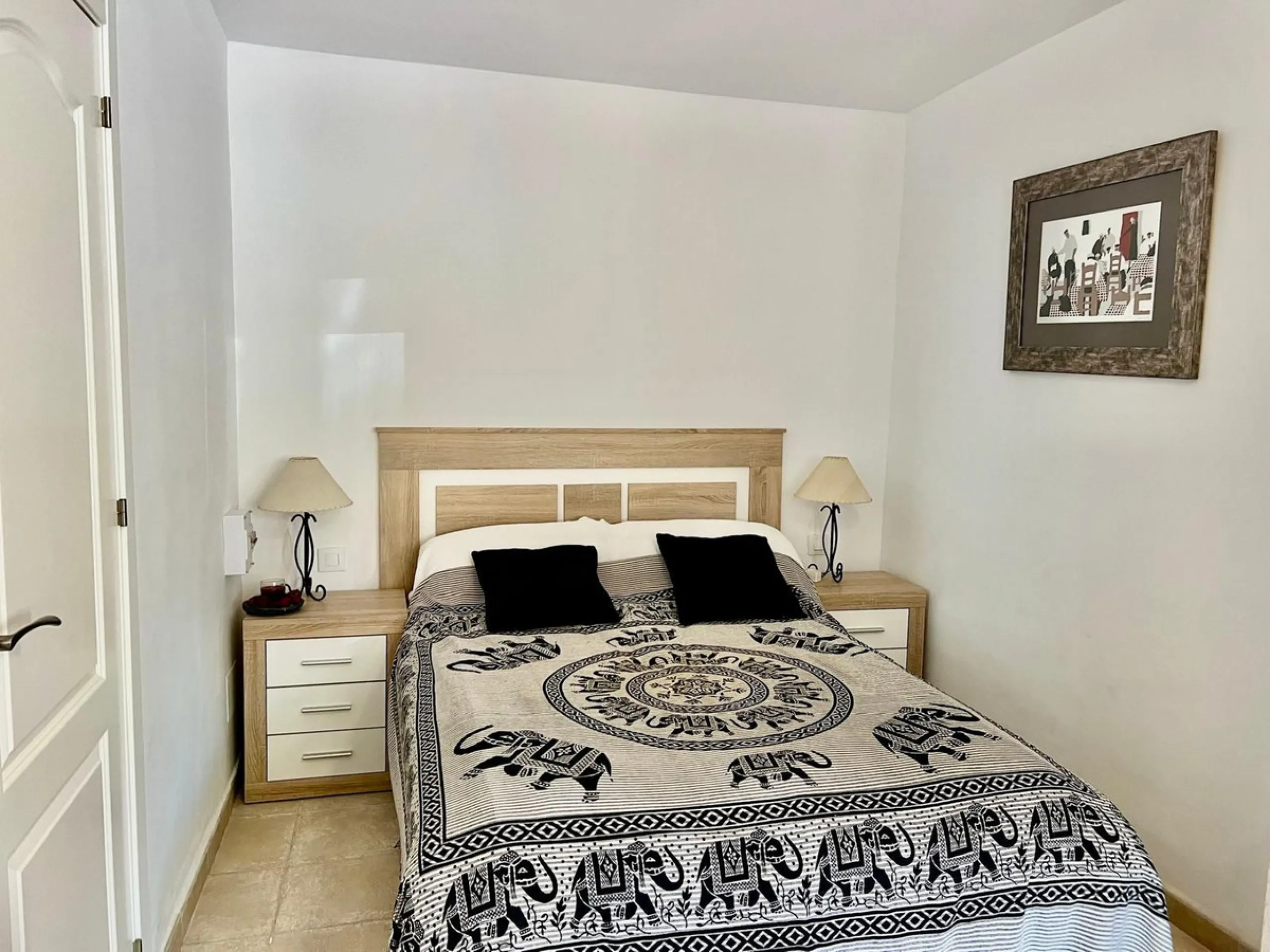 Charming 3-Bedroom Townhouse with Sea Views in Puerto Romano