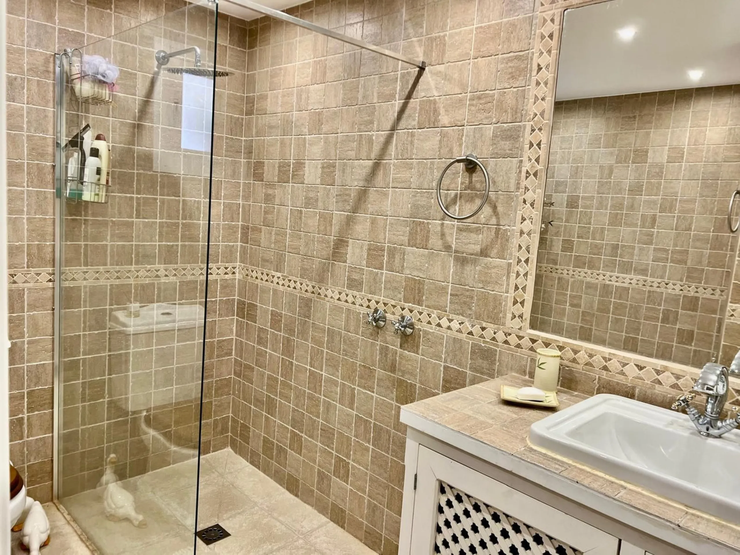 Charming 3-Bedroom Townhouse with Sea Views in Puerto Romano