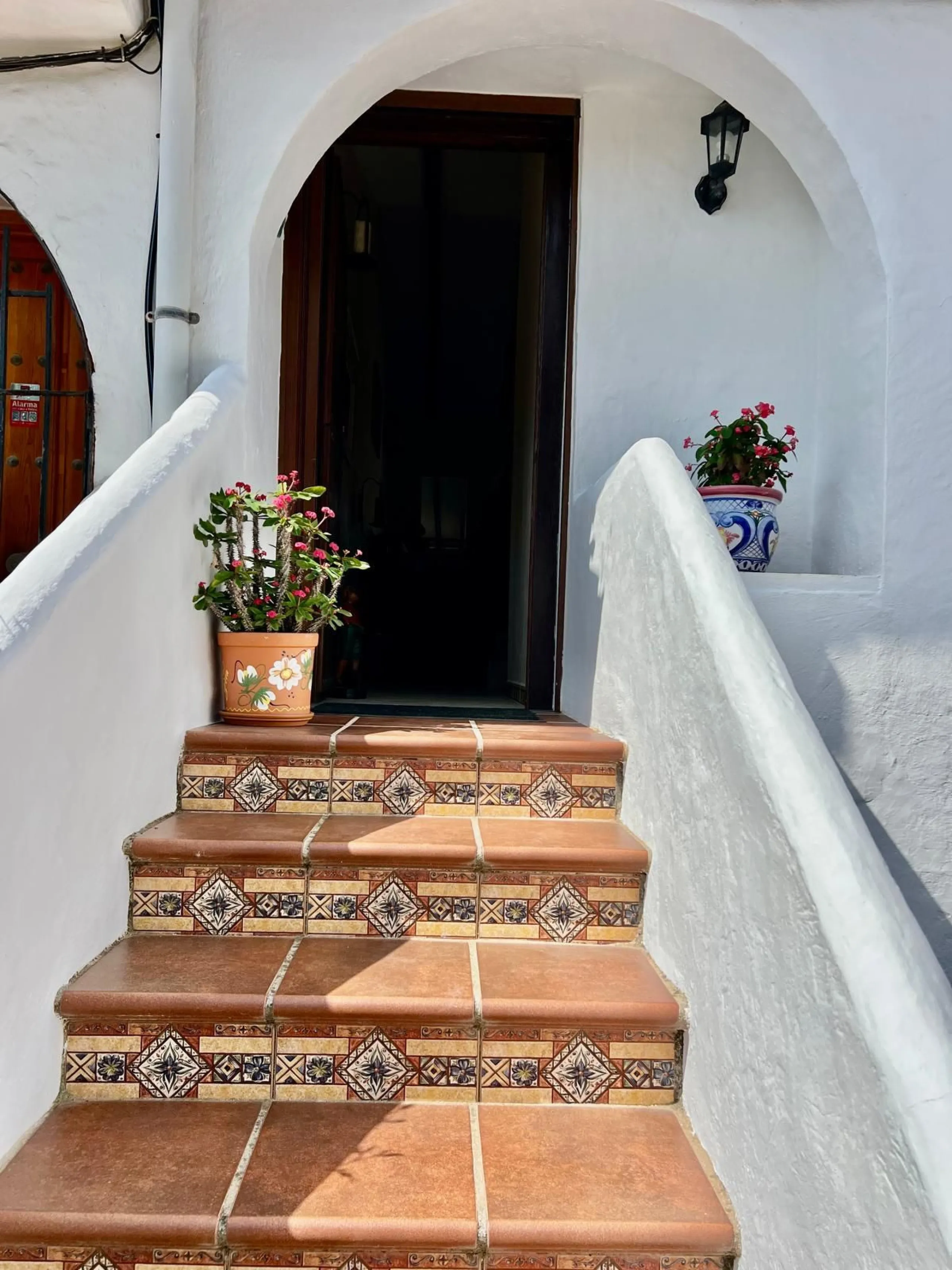 Charming 3-Bedroom Townhouse with Sea Views in Puerto Romano