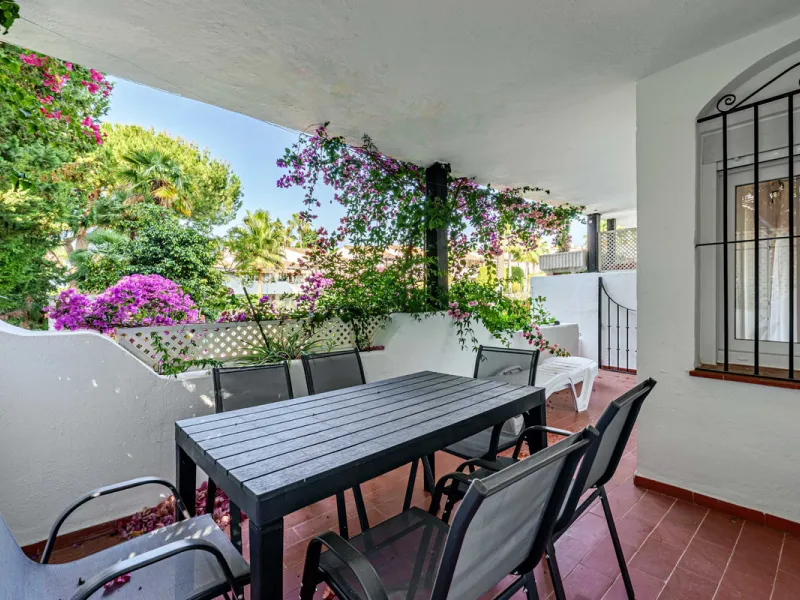 This magnificent ground floor apartment is located in Vivero de Marbella, a quiet, low-rise residential complex in the prestigious Sierra Blanca area on Marbella's Golden Mile, between Imara and Le Blanc. Recently renovated with high-quality materials, th