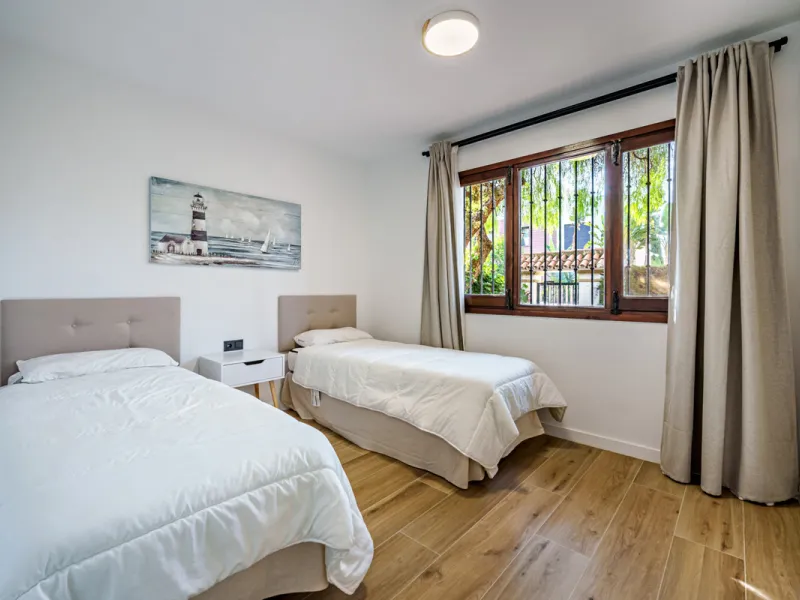 This magnificent ground floor apartment is located in Vivero de Marbella, a quiet, low-rise residential complex in the prestigious Sierra Blanca area on Marbella's Golden Mile, between Imara and Le Blanc. Recently renovated with high-quality materials, th