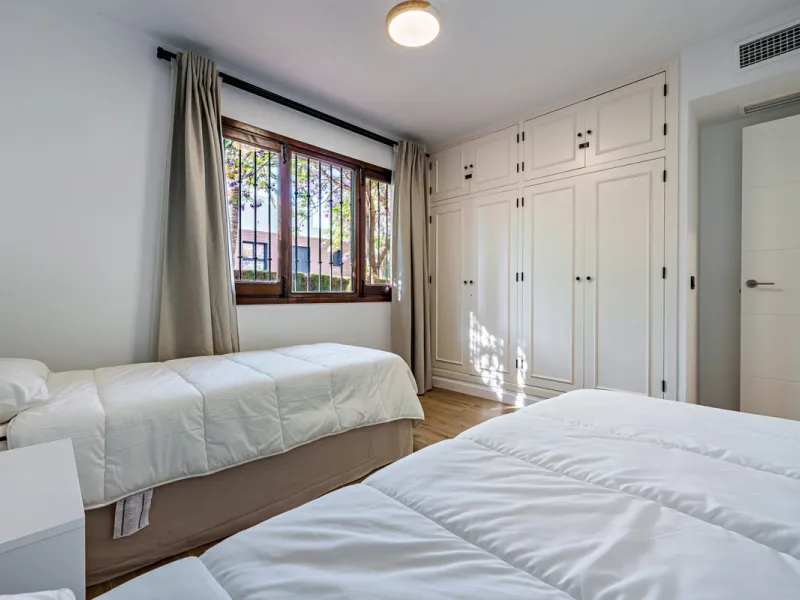 This magnificent ground floor apartment is located in Vivero de Marbella, a quiet, low-rise residential complex in the prestigious Sierra Blanca area on Marbella's Golden Mile, between Imara and Le Blanc. Recently renovated with high-quality materials, th