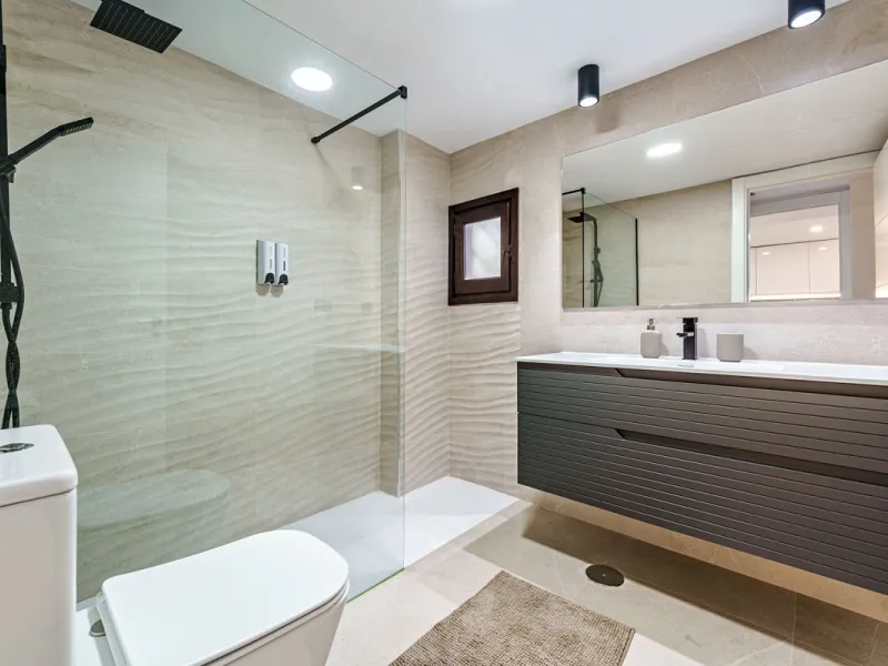 This magnificent ground floor apartment is located in Vivero de Marbella, a quiet, low-rise residential complex in the prestigious Sierra Blanca area on Marbella's Golden Mile, between Imara and Le Blanc. Recently renovated with high-quality materials, th