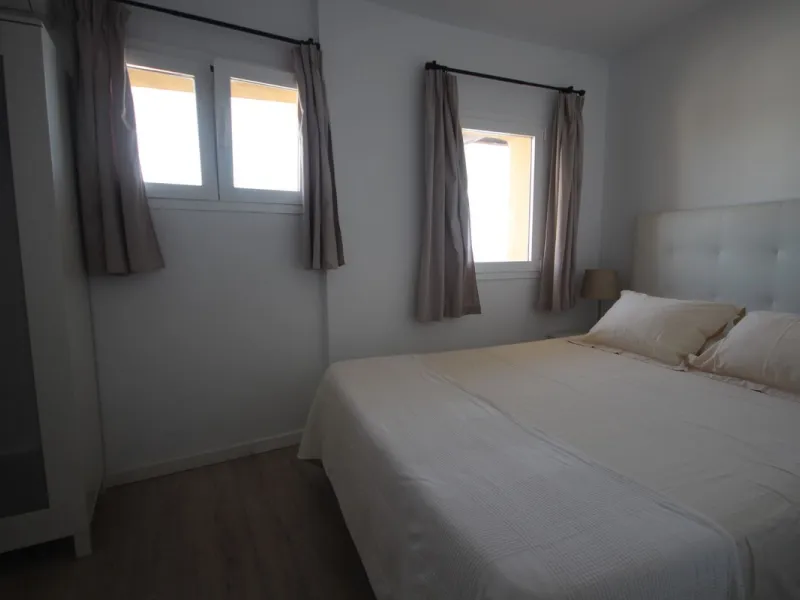 A great two bedroom apartment for sale in Puerto de Cabopino with amazing views, Marbella, just 20 minutes from Malaga Airport and 10 minutes from Marbella Center. Keys in our office easy viewing 7 days a week.