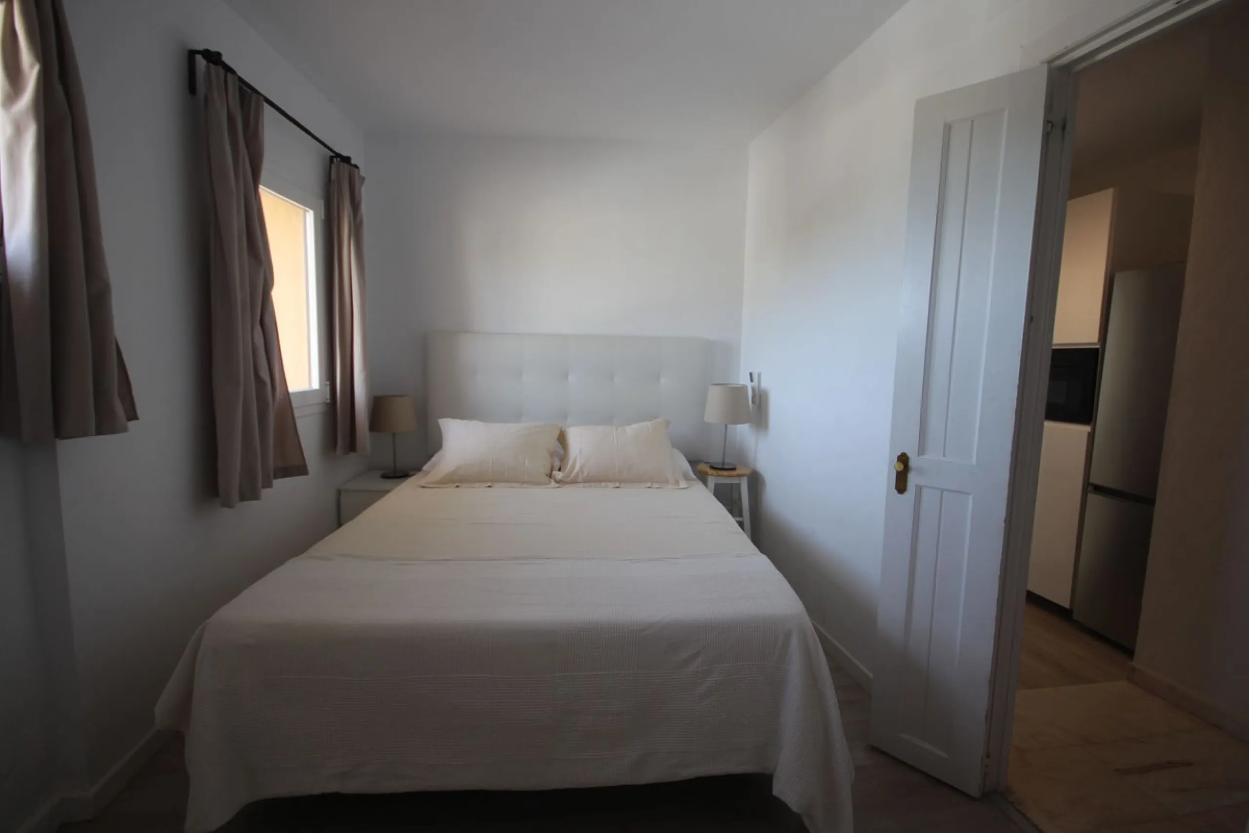 A great two bedroom apartment for sale in Puerto de Cabopino with amazing views, Marbella, just 20 minutes from Malaga Airport and 10 minutes from Marbella Center. Keys in our office easy viewing 7 days a week.