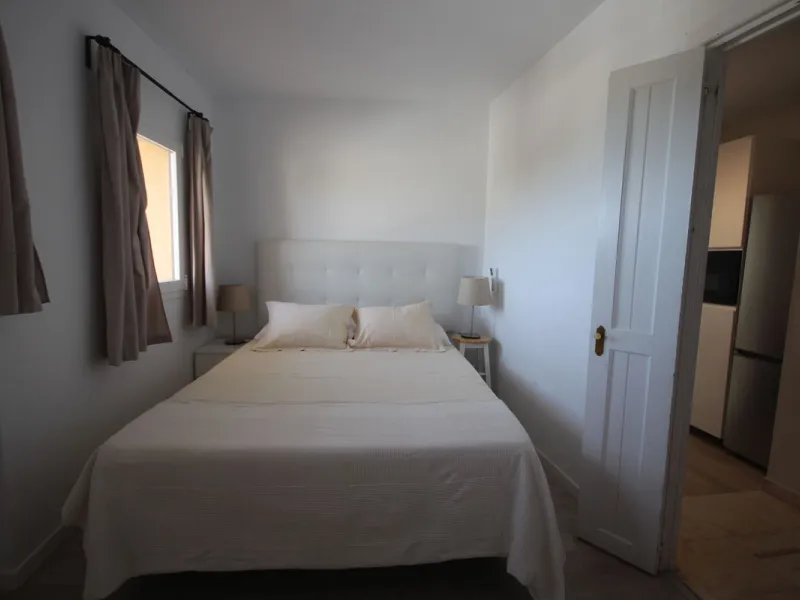 A great two bedroom apartment for sale in Puerto de Cabopino with amazing views, Marbella, just 20 minutes from Malaga Airport and 10 minutes from Marbella Center. Keys in our office easy viewing 7 days a week.