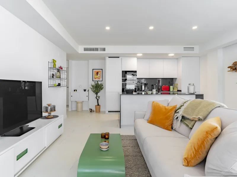 Discover a peaceful coastal retreat in this beautifully designed one-bedroom apartment located in the prestigious Azata del Mar urbanization, Casares. Set in a serene and well-connected area surrounded by lush golf courses, this modern home offers both tr