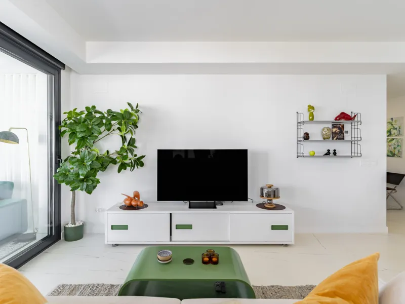 Discover a peaceful coastal retreat in this beautifully designed one-bedroom apartment located in the prestigious Azata del Mar urbanization, Casares. Set in a serene and well-connected area surrounded by lush golf courses, this modern home offers both tr