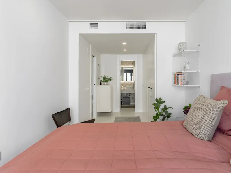 Discover a peaceful coastal retreat in this beautifully designed one-bedroom apartment located in the prestigious Azata del Mar urbanization, Casares. Set in a serene and well-connected area surrounded by lush golf courses, this modern home offers both tr