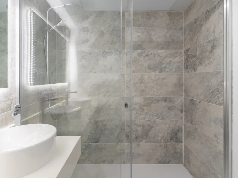 Discover a peaceful coastal retreat in this beautifully designed one-bedroom apartment located in the prestigious Azata del Mar urbanization, Casares. Set in a serene and well-connected area surrounded by lush golf courses, this modern home offers both tr