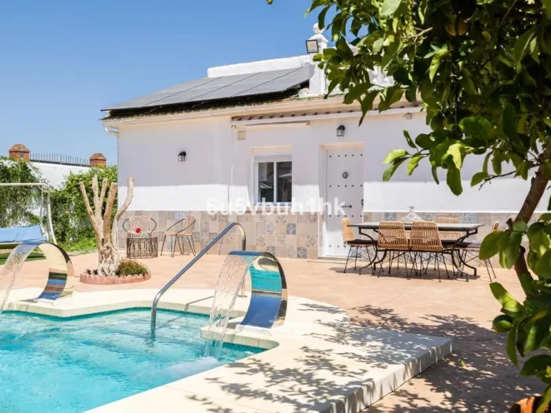 House - Finca - Cortijo в продаже в Málaga, Málaga. В доме 8 спален и 6 ванных комнат. Площадь дома 90 м². Площадь участка 5288 м²