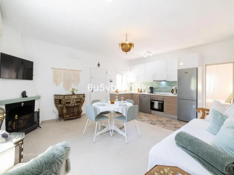 House - Finca - Cortijo в продаже в Málaga, Málaga. В доме 8 спален и 6 ванных комнат. Площадь дома 90 м². Площадь участка 5288 м²
