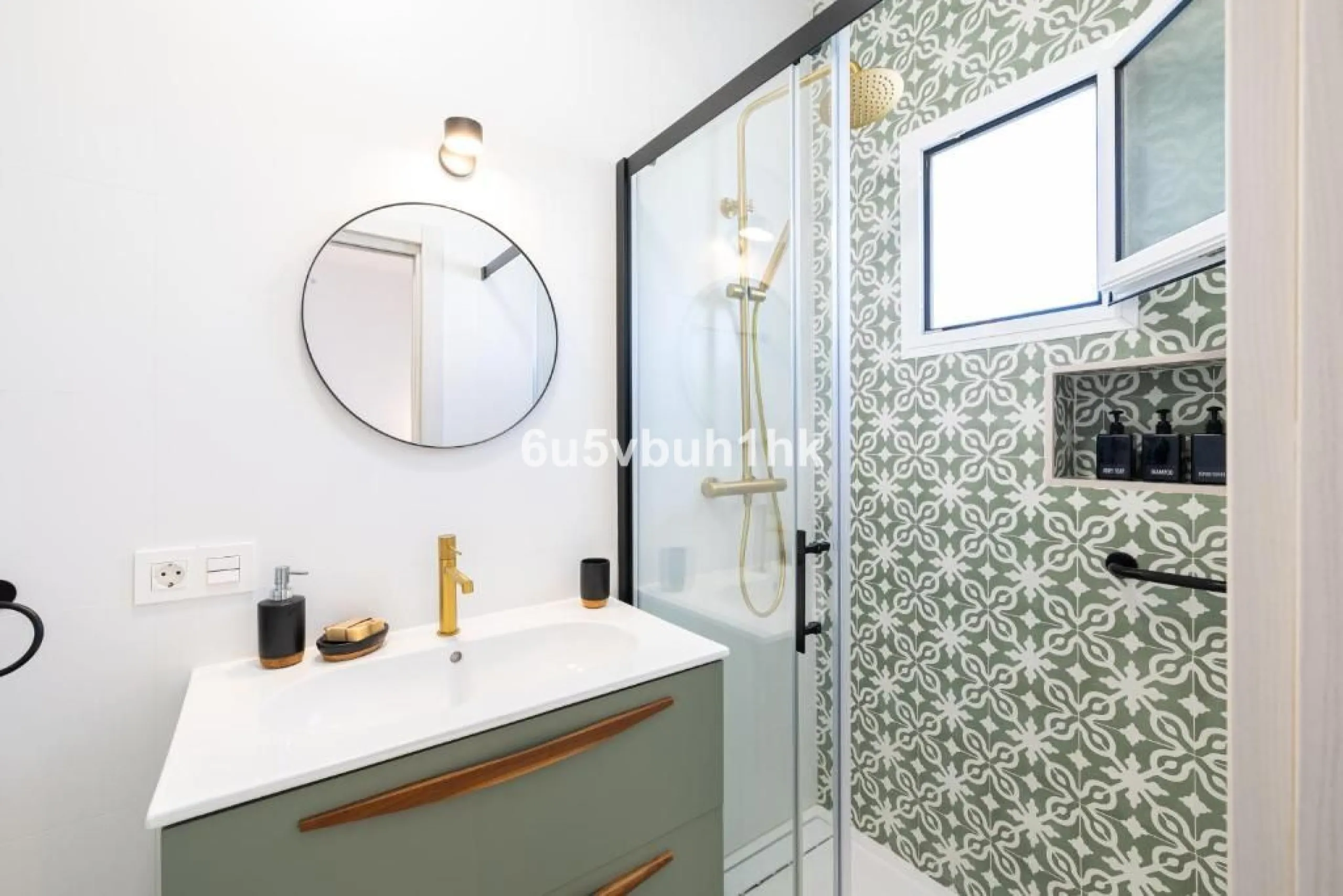 House - Finca - Cortijo в продаже в Málaga, Málaga. В доме 8 спален и 6 ванных комнат. Площадь дома 90 м². Площадь участка 5288 м²