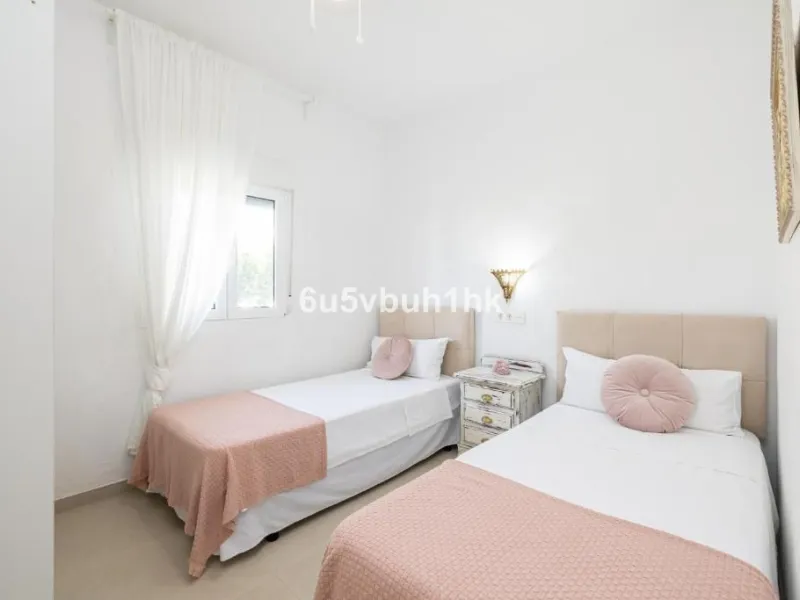 House - Finca - Cortijo в продаже в Málaga, Málaga. В доме 8 спален и 6 ванных комнат. Площадь дома 90 м². Площадь участка 5288 м²