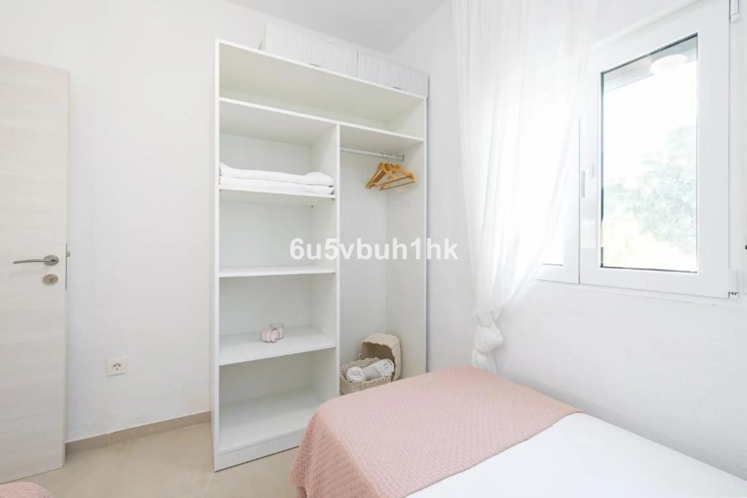 House - Finca - Cortijo в продаже в Málaga, Málaga. В доме 8 спален и 6 ванных комнат. Площадь дома 90 м². Площадь участка 5288 м²