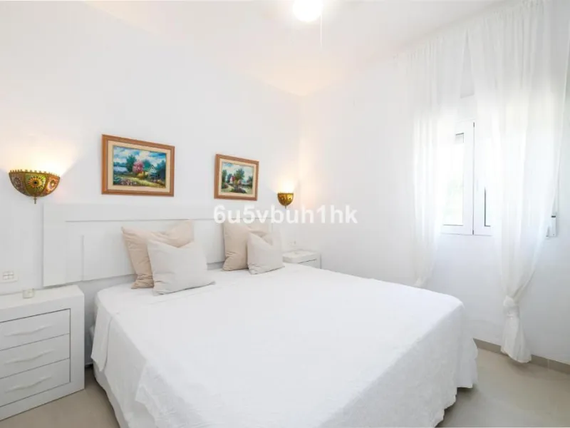 House - Finca - Cortijo в продаже в Málaga, Málaga. В доме 8 спален и 6 ванных комнат. Площадь дома 90 м². Площадь участка 5288 м²