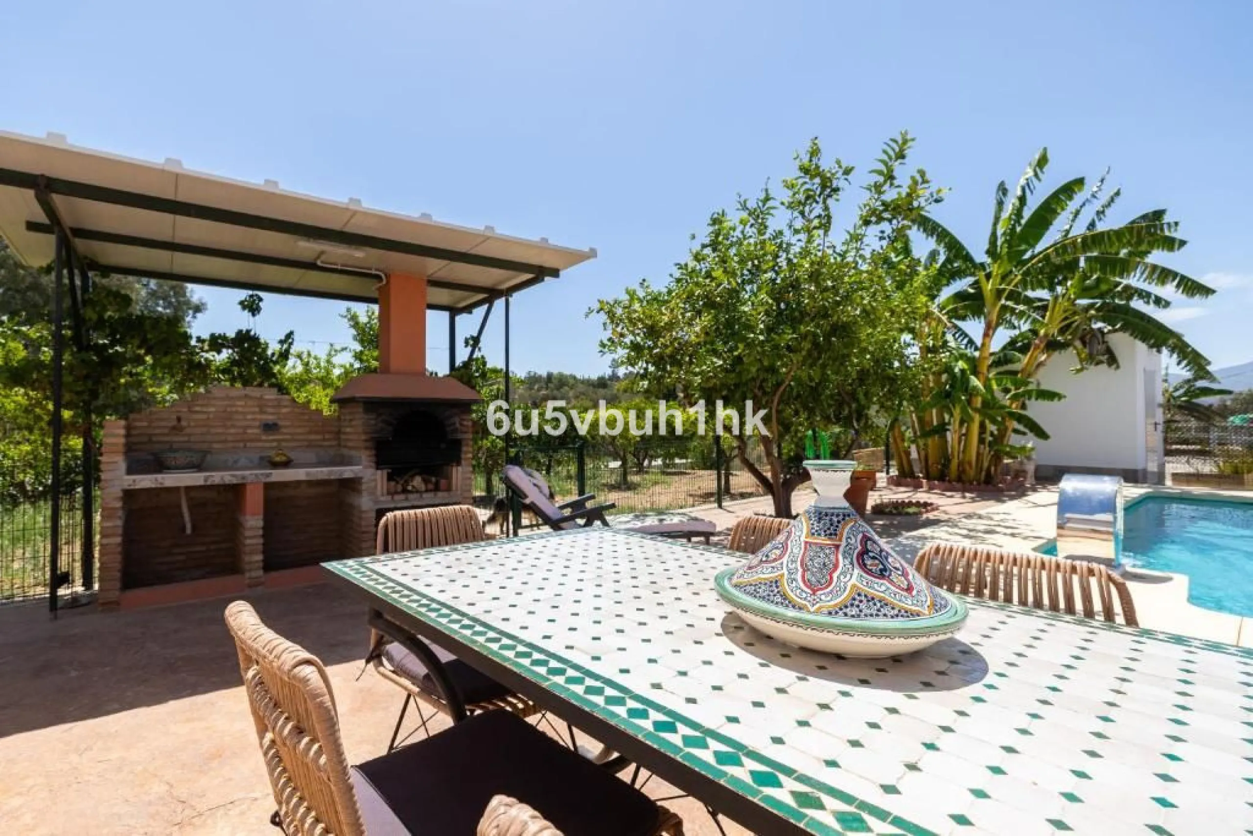House - Finca - Cortijo в продаже в Málaga, Málaga. В доме 8 спален и 6 ванных комнат. Площадь дома 90 м². Площадь участка 5288 м²