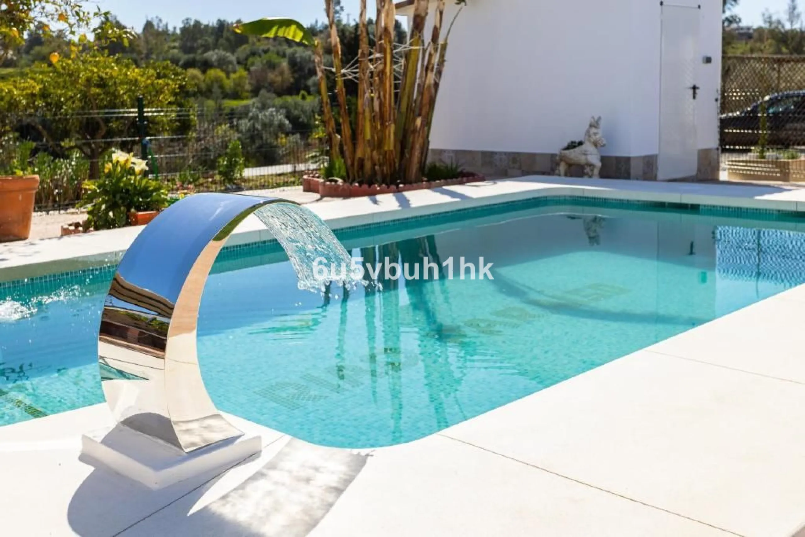 House - Finca - Cortijo в продаже в Málaga, Málaga. В доме 8 спален и 6 ванных комнат. Площадь дома 90 м². Площадь участка 5288 м²