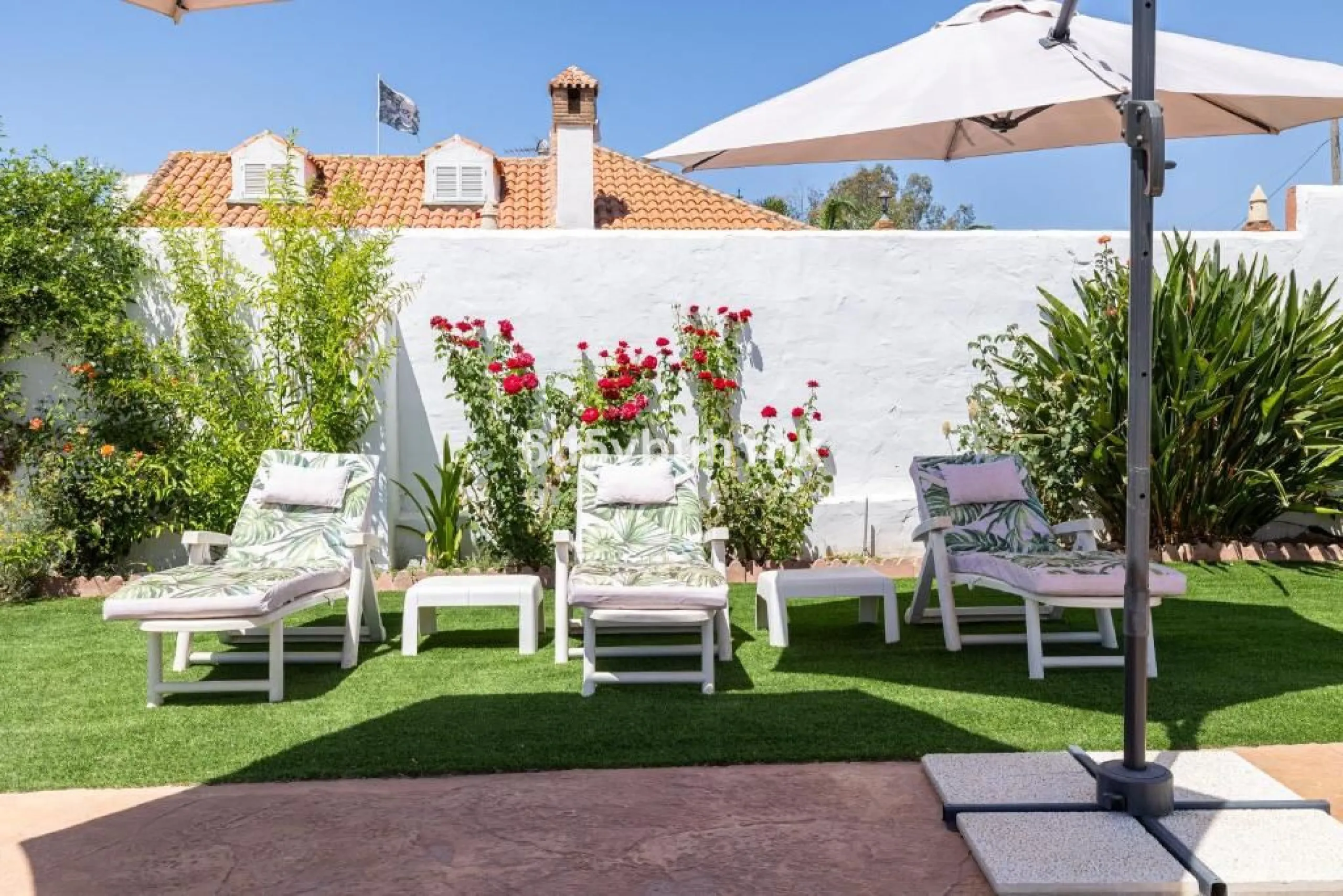 House - Finca - Cortijo в продаже в Málaga, Málaga. В доме 8 спален и 6 ванных комнат. Площадь дома 90 м². Площадь участка 5288 м²