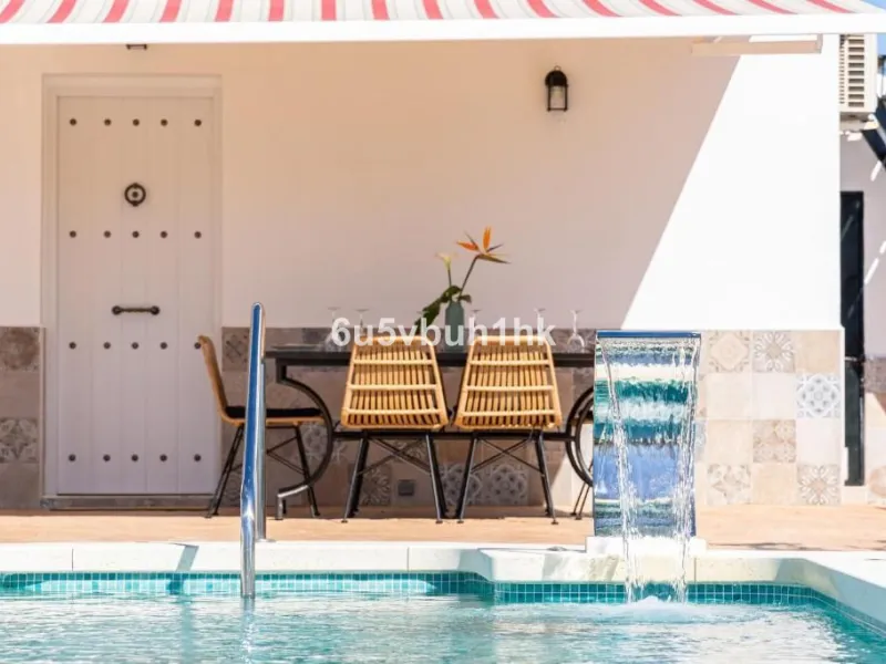 House - Finca - Cortijo в продаже в Málaga, Málaga. В доме 8 спален и 6 ванных комнат. Площадь дома 90 м². Площадь участка 5288 м²