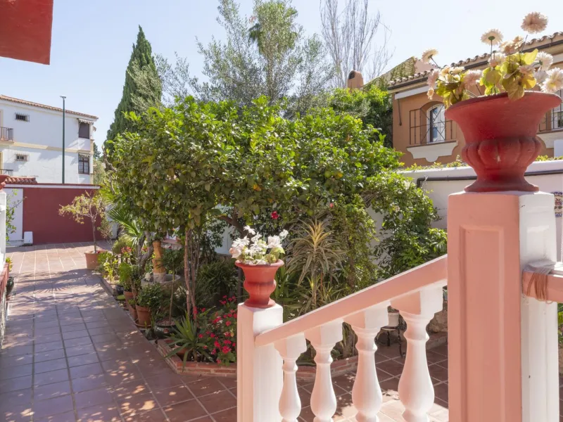 House - Detached Villa в продаже в Málaga, Málaga. В доме 6 спален и 3 ванных комнат. Площадь дома 375 м²