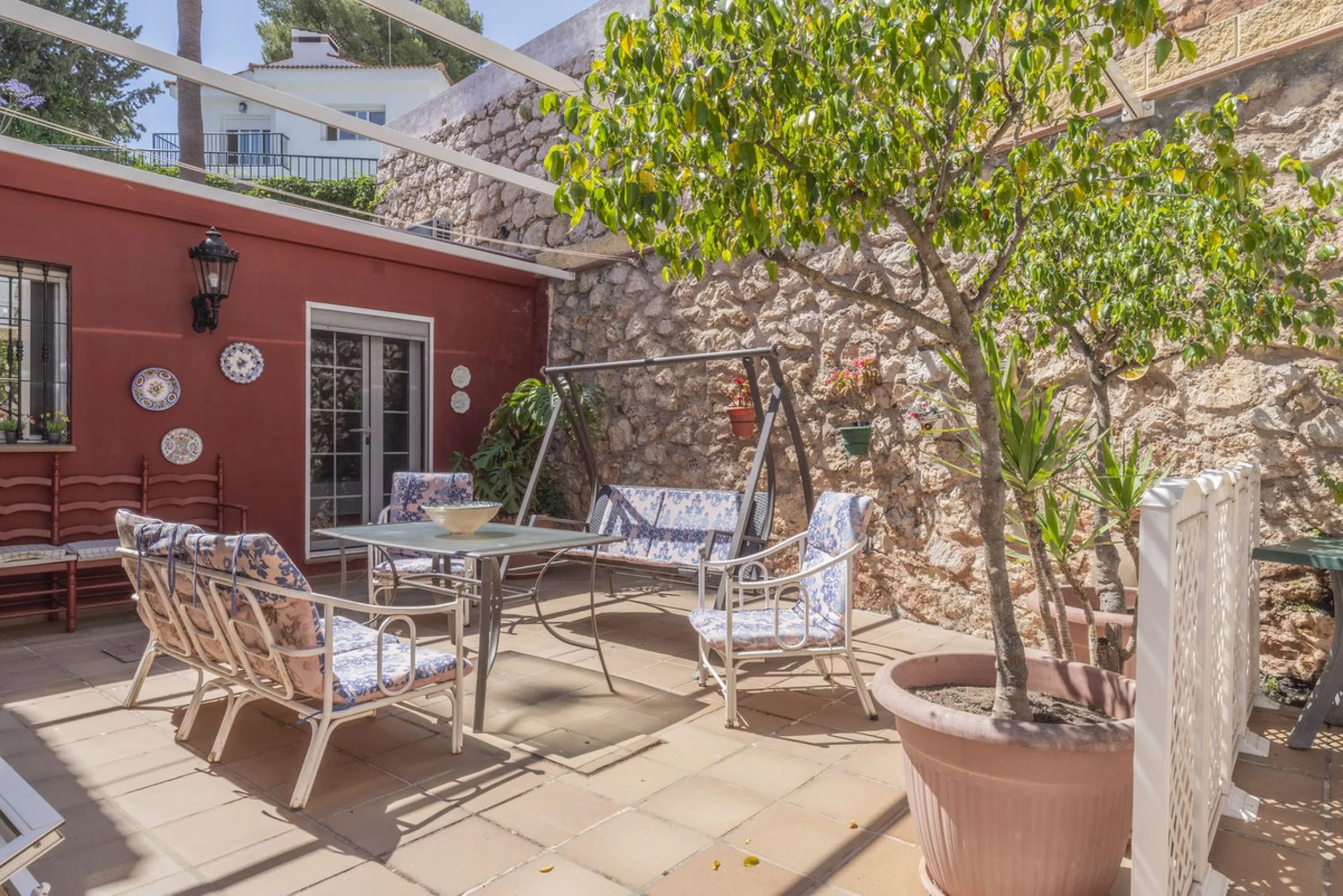 House - Detached Villa в продаже в Málaga, Málaga. В доме 6 спален и 3 ванных комнат. Площадь дома 375 м²