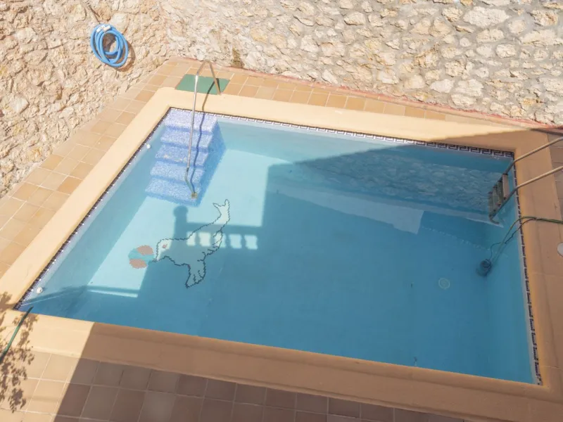 House - Detached Villa в продаже в Málaga, Málaga. В доме 6 спален и 3 ванных комнат. Площадь дома 375 м²