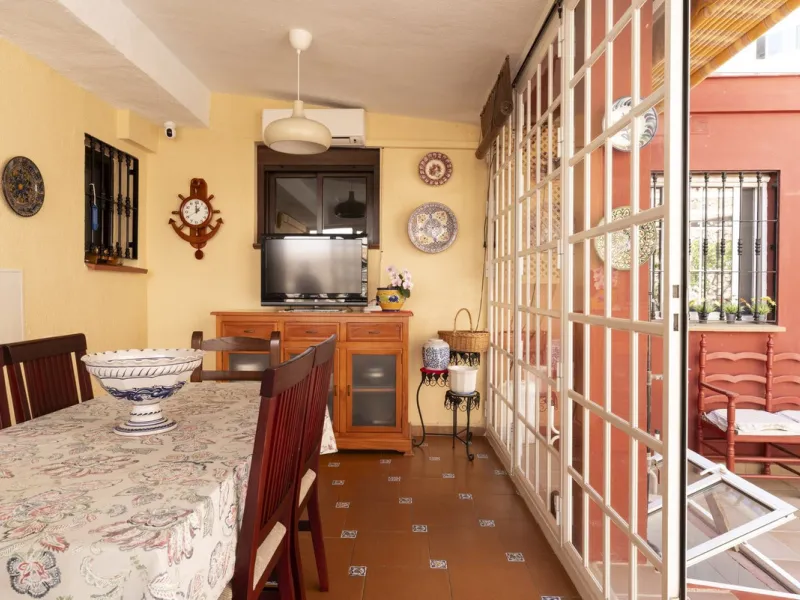 House - Detached Villa в продаже в Málaga, Málaga. В доме 6 спален и 3 ванных комнат. Площадь дома 375 м²