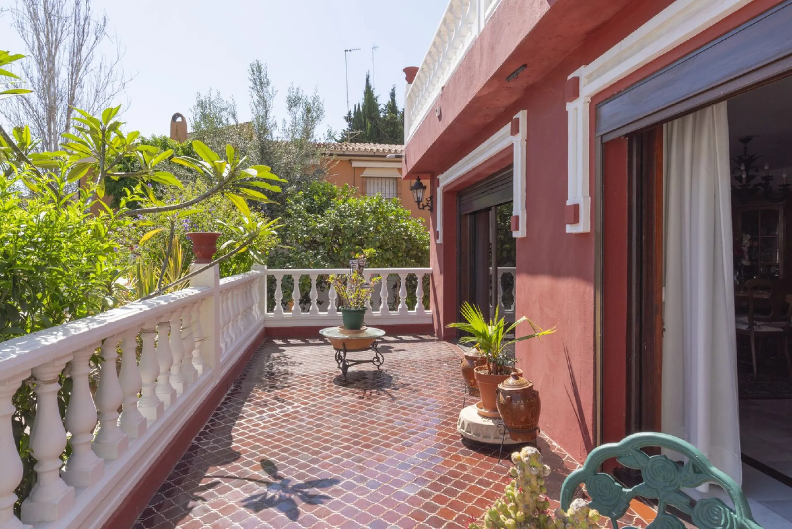 House - Detached Villa в продаже в Málaga, Málaga. В доме 6 спален и 3 ванных комнат. Площадь дома 375 м²