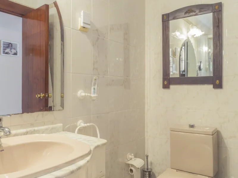 House - Detached Villa в продаже в Málaga, Málaga. В доме 6 спален и 3 ванных комнат. Площадь дома 375 м²