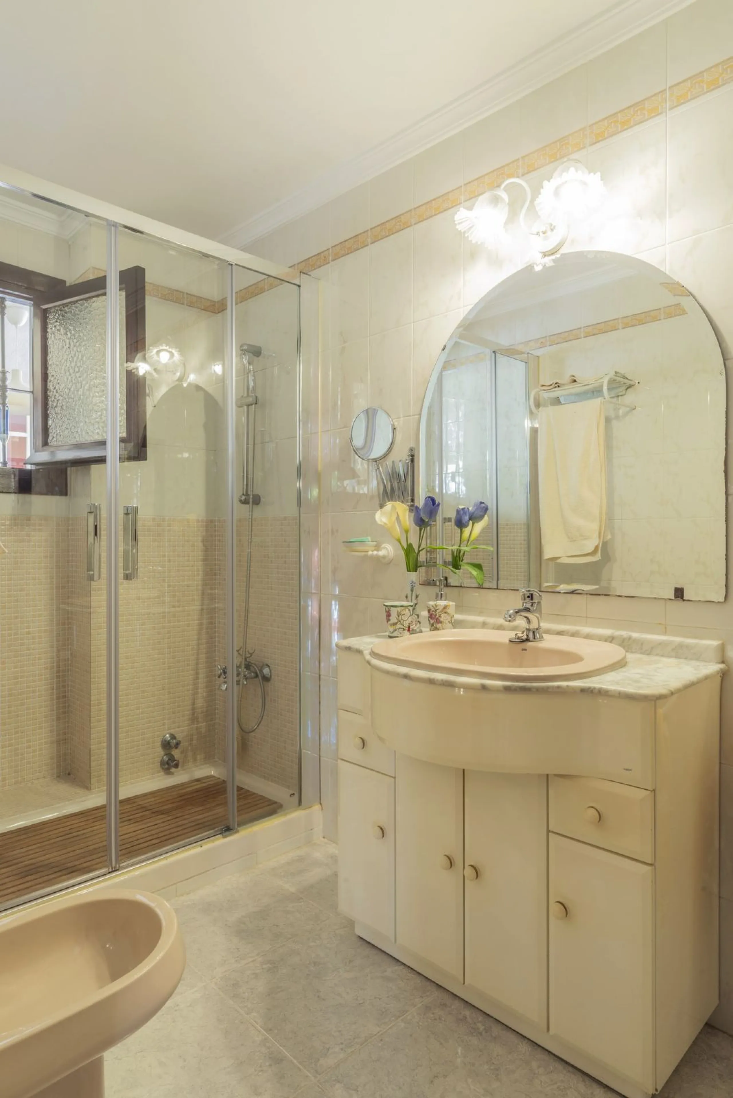 House - Detached Villa в продаже в Málaga, Málaga. В доме 6 спален и 3 ванных комнат. Площадь дома 375 м²