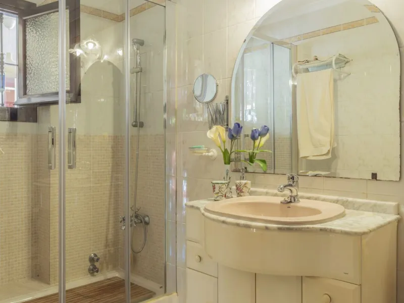 House - Detached Villa в продаже в Málaga, Málaga. В доме 6 спален и 3 ванных комнат. Площадь дома 375 м²