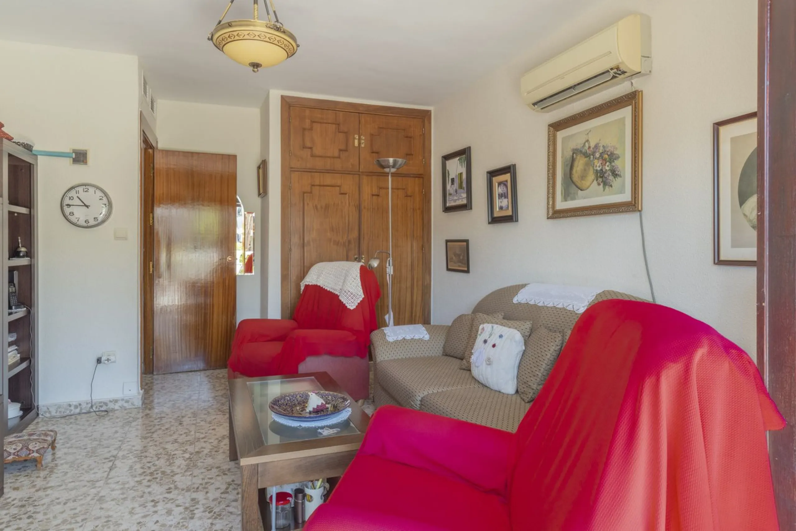 House - Detached Villa в продаже в Málaga, Málaga. В доме 6 спален и 3 ванных комнат. Площадь дома 375 м²