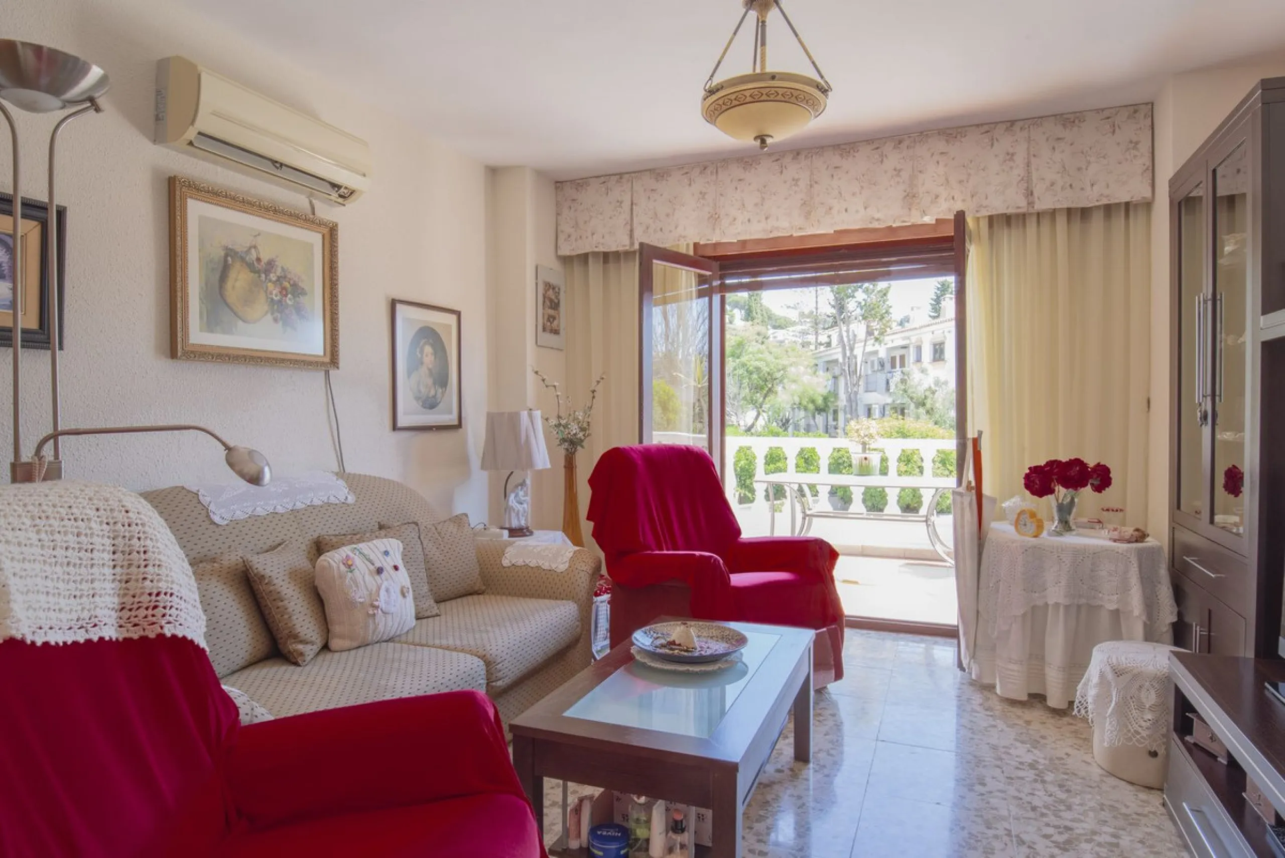 House - Detached Villa в продаже в Málaga, Málaga. В доме 6 спален и 3 ванных комнат. Площадь дома 375 м²