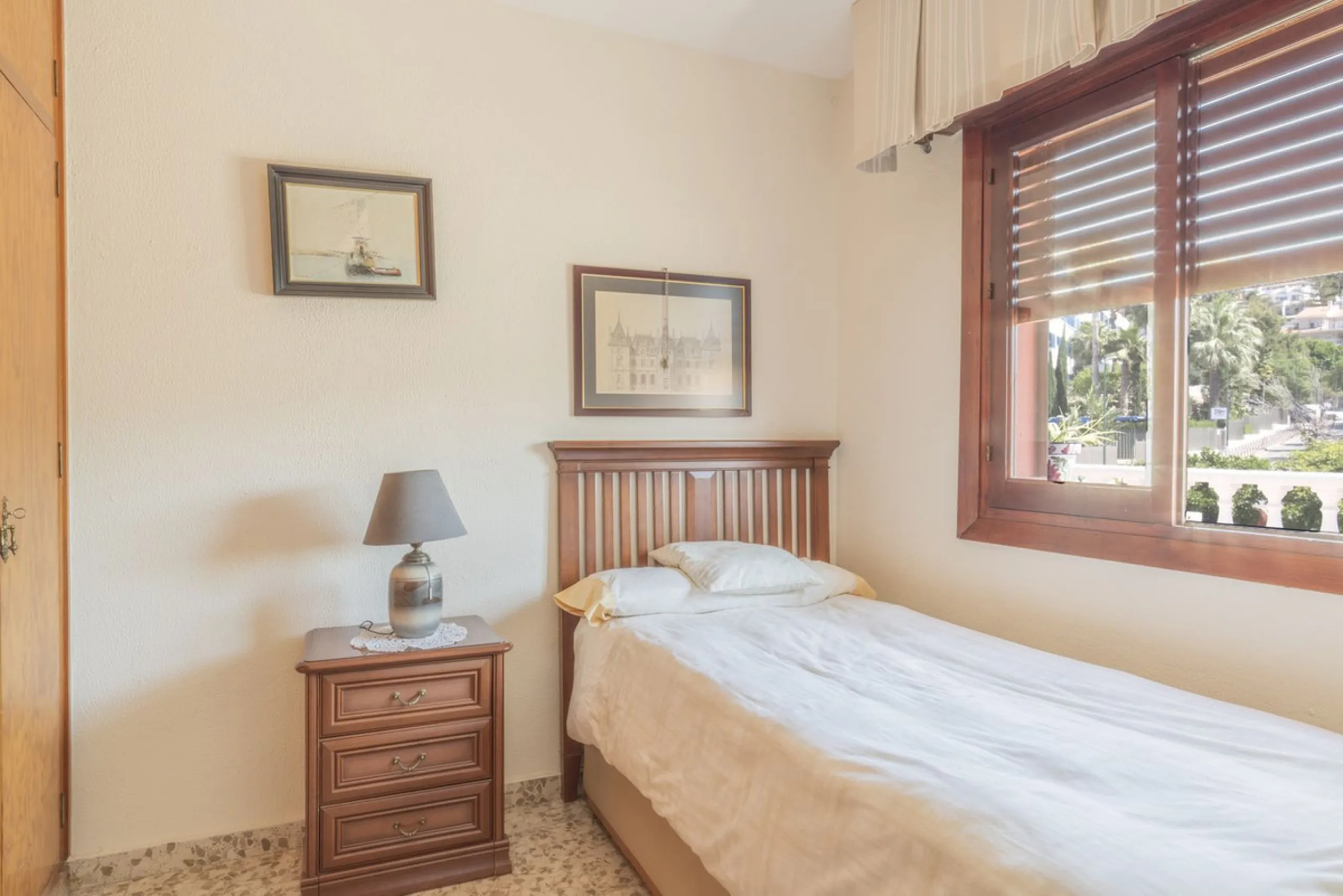 House - Detached Villa в продаже в Málaga, Málaga. В доме 6 спален и 3 ванных комнат. Площадь дома 375 м²