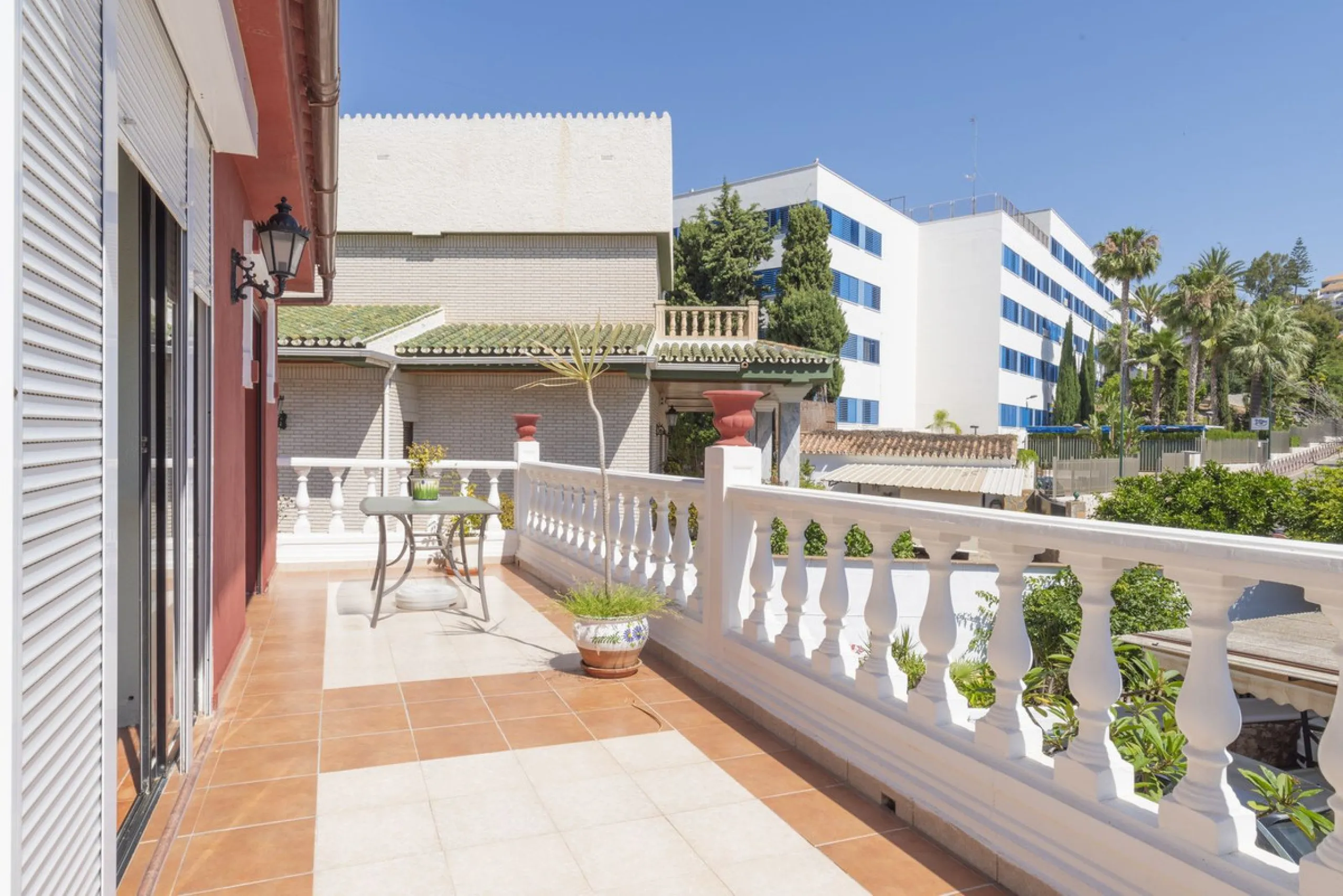 House - Detached Villa в продаже в Málaga, Málaga. В доме 6 спален и 3 ванных комнат. Площадь дома 375 м²