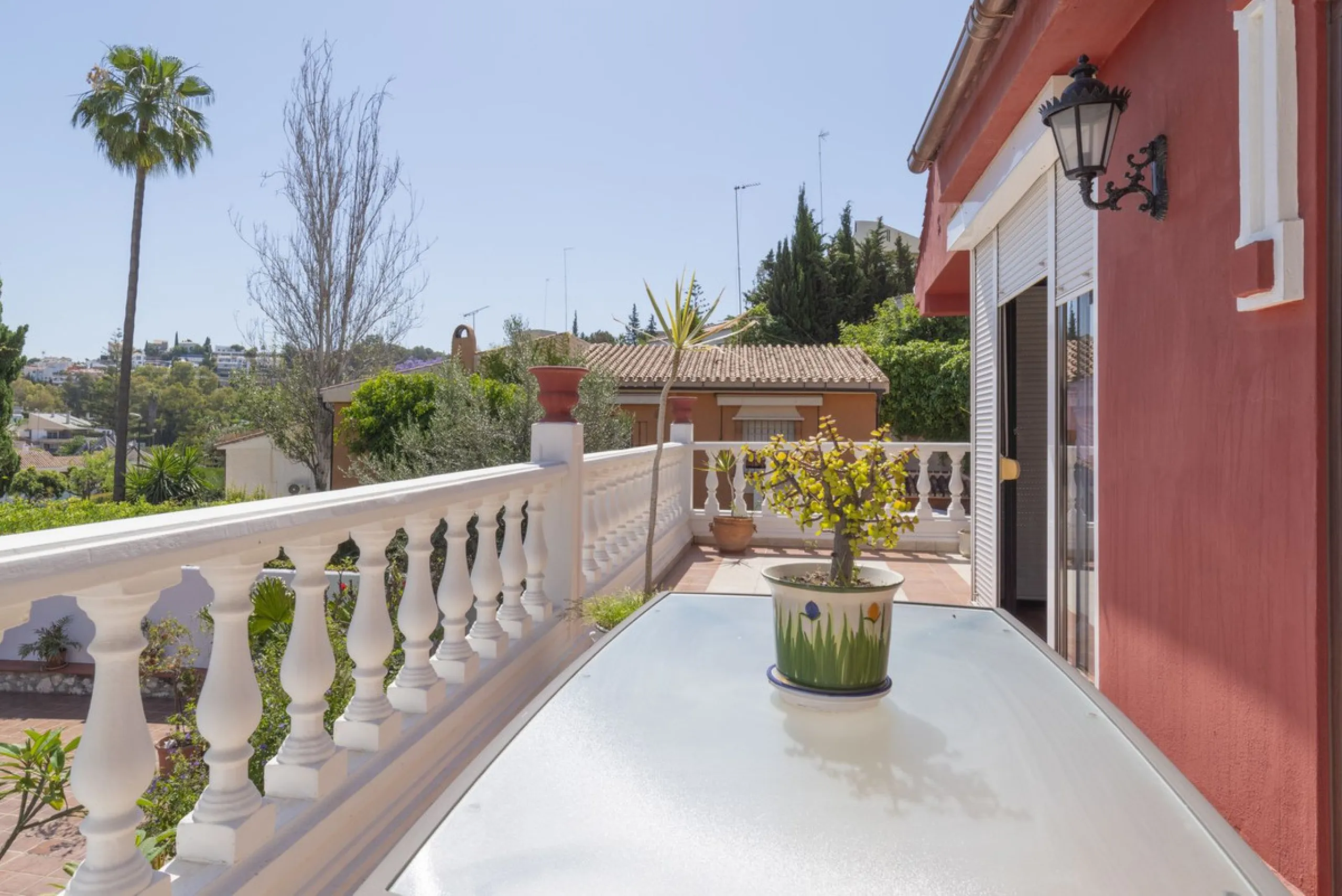 House - Detached Villa в продаже в Málaga, Málaga. В доме 6 спален и 3 ванных комнат. Площадь дома 375 м²
