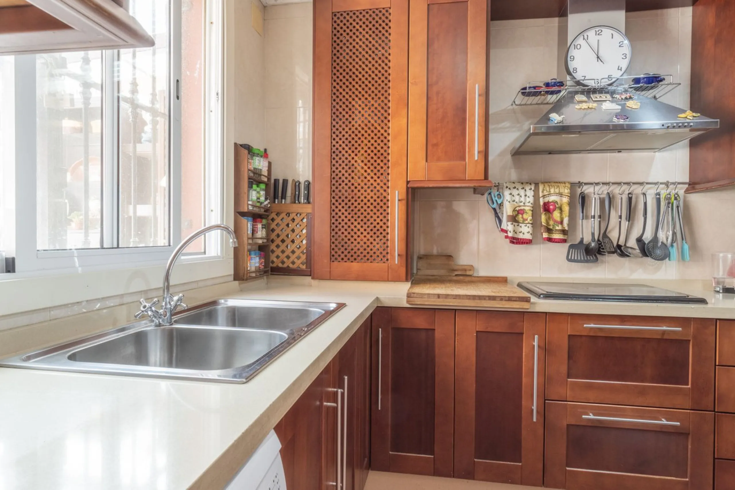 House - Detached Villa в продаже в Málaga, Málaga. В доме 6 спален и 3 ванных комнат. Площадь дома 375 м²