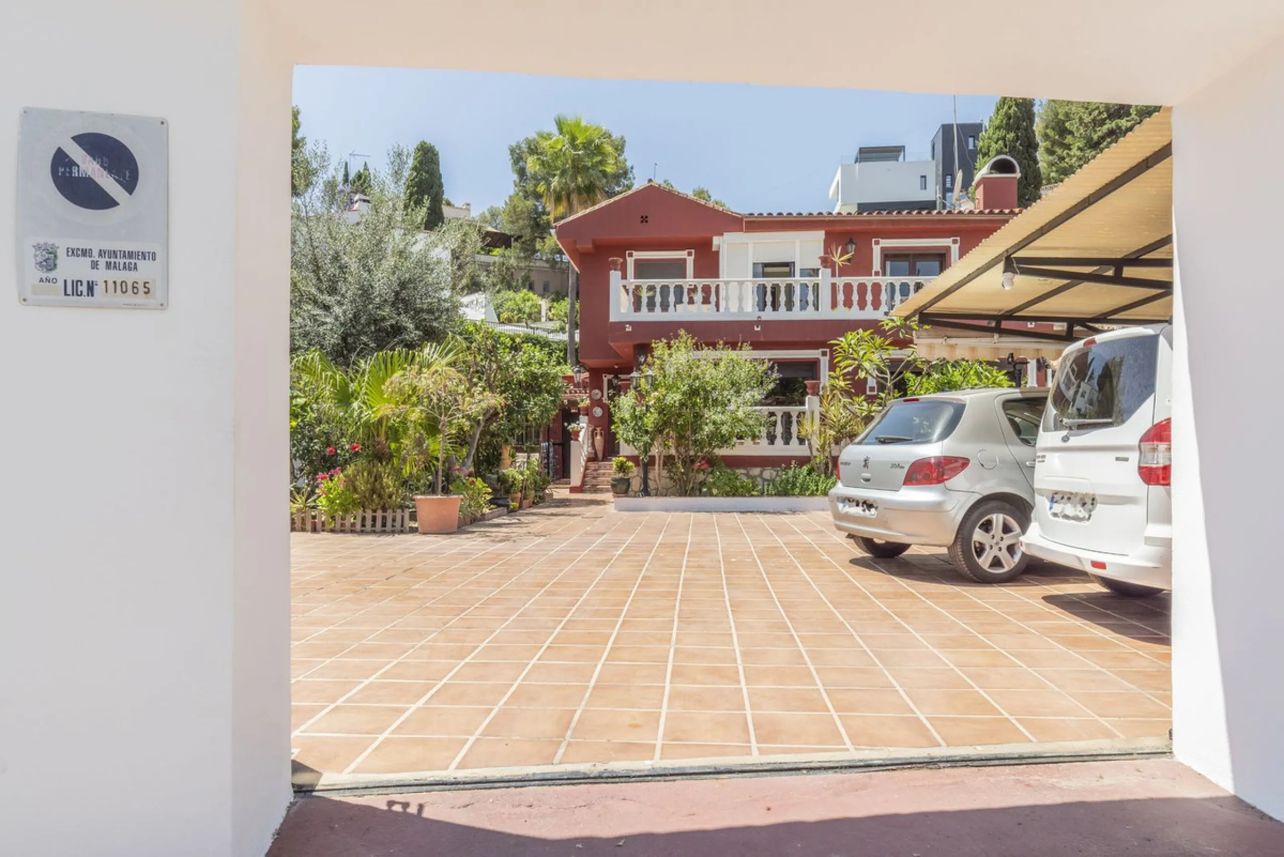 House - Detached Villa в продаже в Málaga, Málaga. В доме 6 спален и 3 ванных комнат. Площадь дома 375 м²