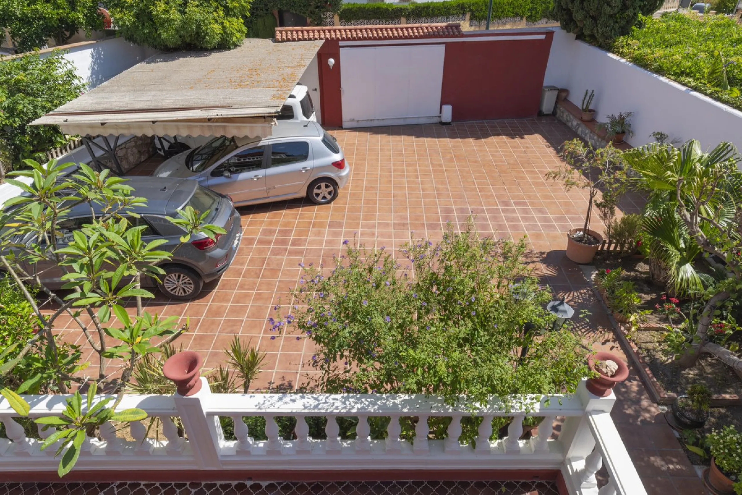 House - Detached Villa в продаже в Málaga, Málaga. В доме 6 спален и 3 ванных комнат. Площадь дома 375 м²
