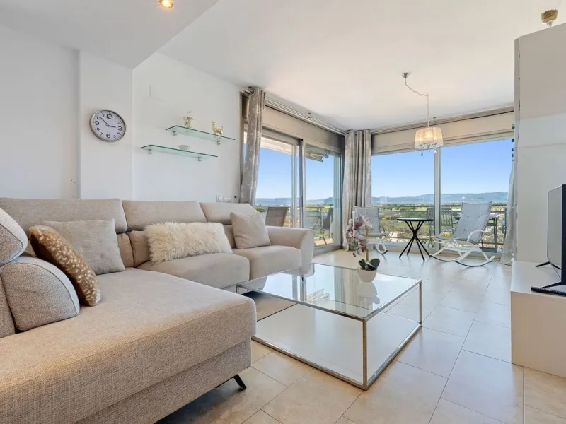Elegant and bright penthouse near the sea in Cambrils, Costa Dorada