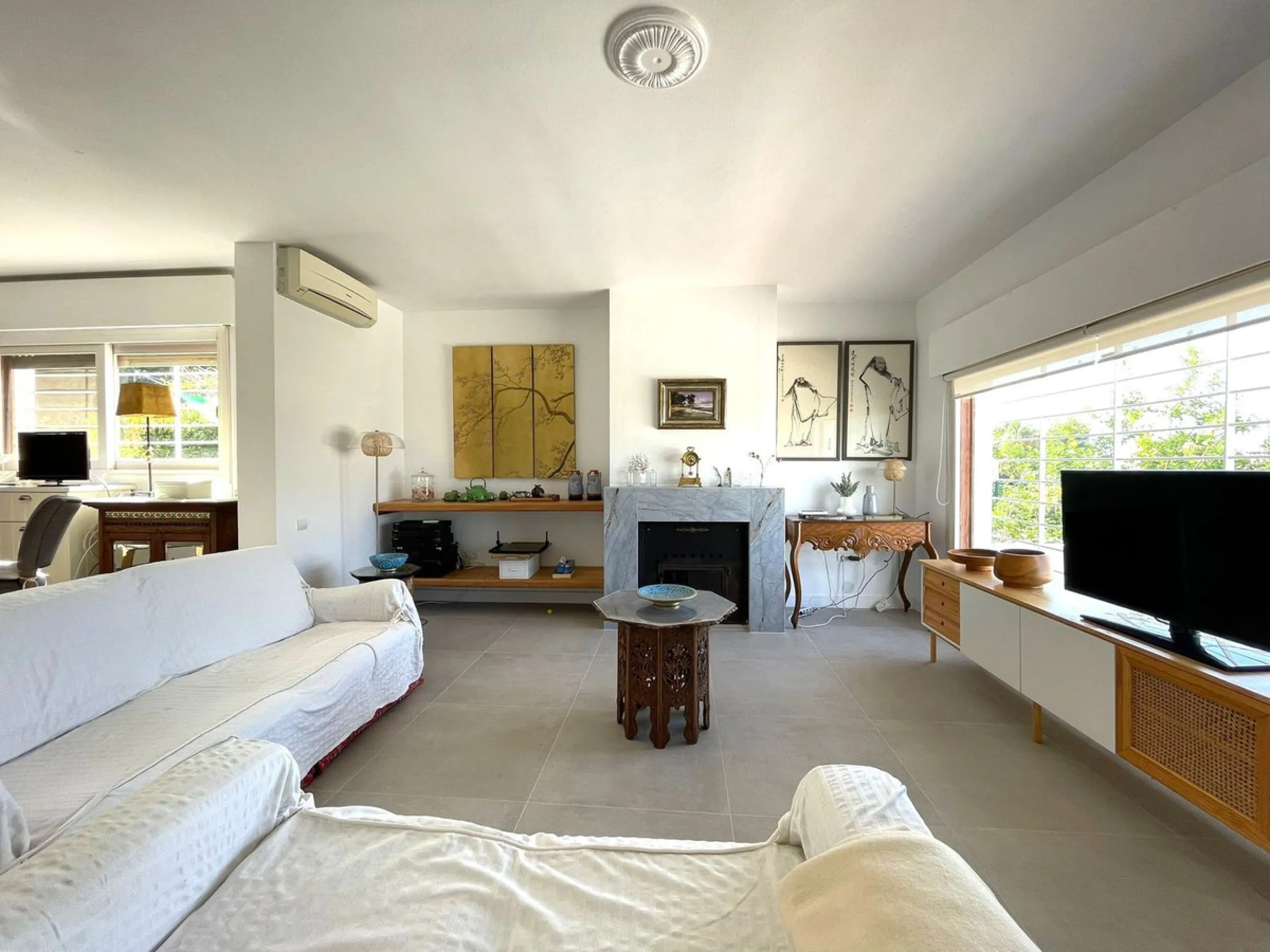 Independent Villa in Estepona – 984 m² Plot and 273 m² Built
