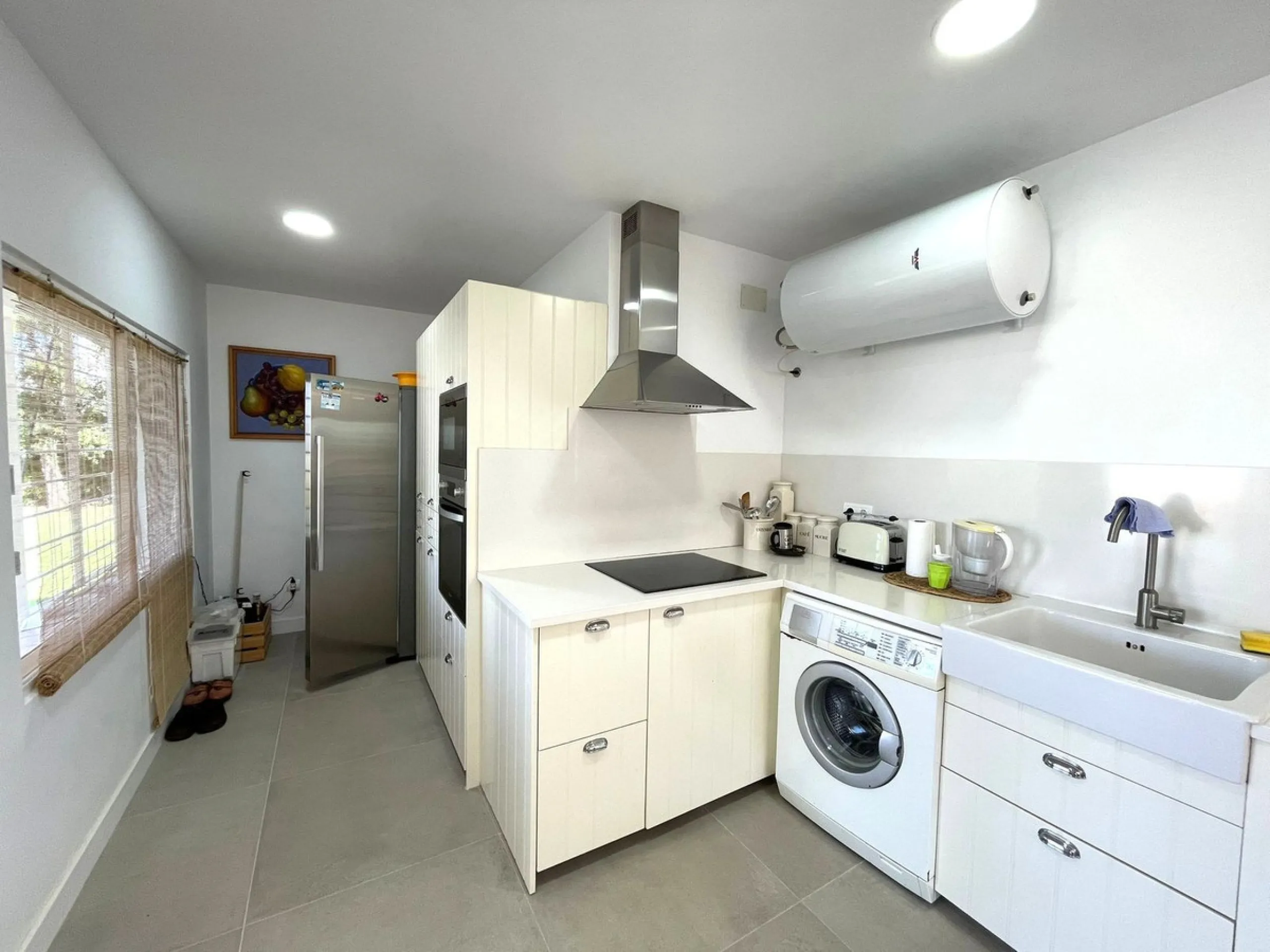 Independent Villa in Estepona – 984 m² Plot and 273 m² Built